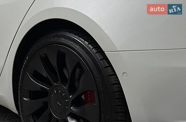 Седан Tesla Model 3 2021 в Киеве