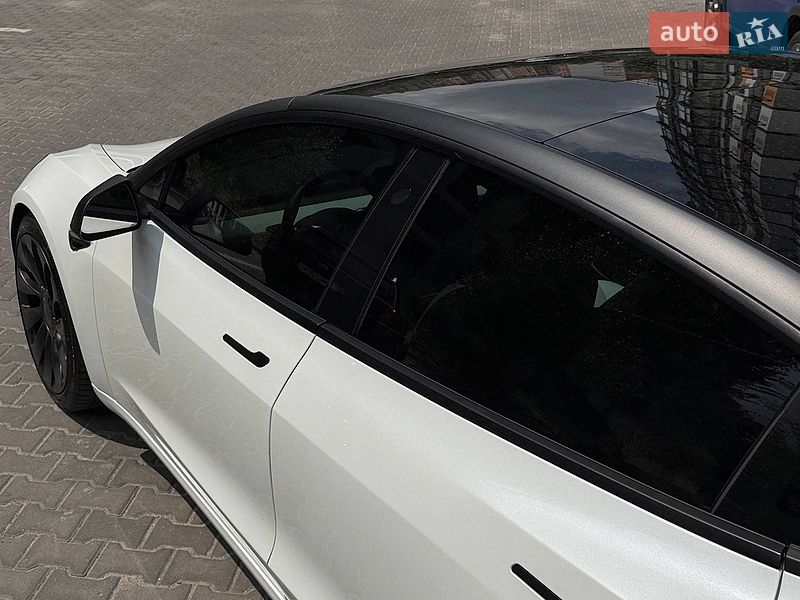 Седан Tesla Model 3 2021 в Киеве
