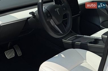 Седан Tesla Model 3 2021 в Киеве