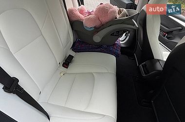 Седан Tesla Model 3 2021 в Киеве