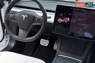 Седан Tesla Model 3 2021 в Киеве