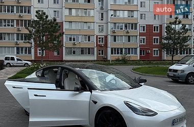 Седан Tesla Model 3 2021 в Киеве