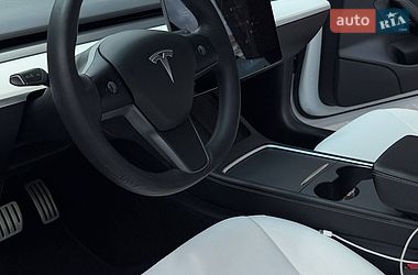 Седан Tesla Model 3 2021 в Киеве