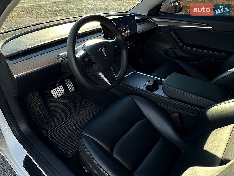 Седан Tesla Model 3 2022 в Києві