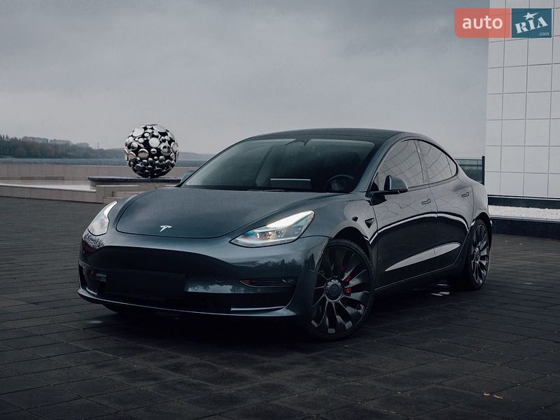 Tesla Model 3 2023