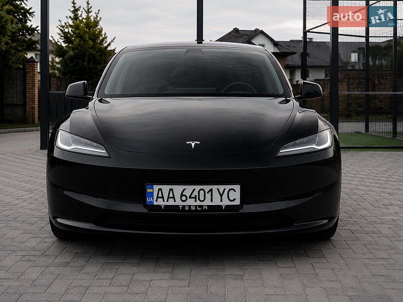 Седан Tesla Model 3 2024 в Києві