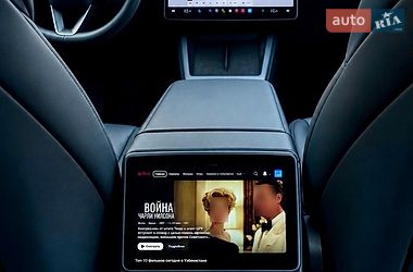 Седан Tesla Model 3 2024 в Києві
