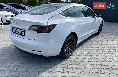 Седан Tesla Model 3 2020 в Львове