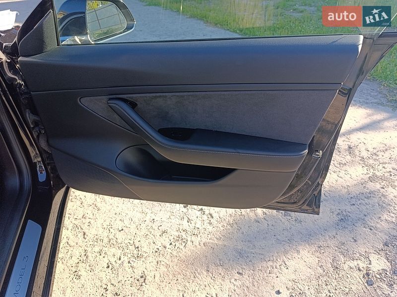 Седан Tesla Model 3 2018 в Львове фото 14 Седан Tesla Model 3 2018 в Львове