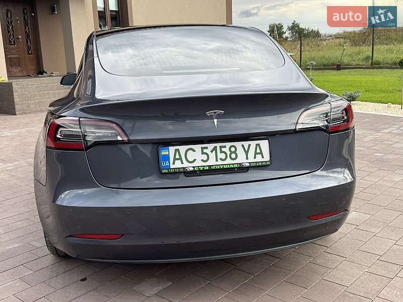 Седан Tesla Model 3 2020 в Вінниці