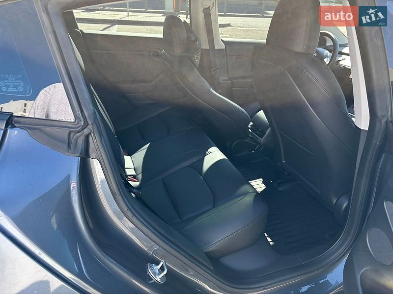 Седан Tesla Model 3 2023 в Киеве