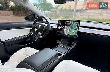 Седан Tesla Model 3 2019 в Кривом Роге