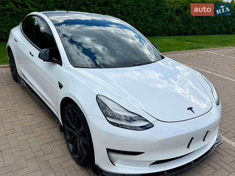Седан Tesla Model 3 2019 в Кривом Роге