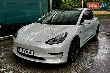 Седан Tesla Model 3 2019 в Киеве
