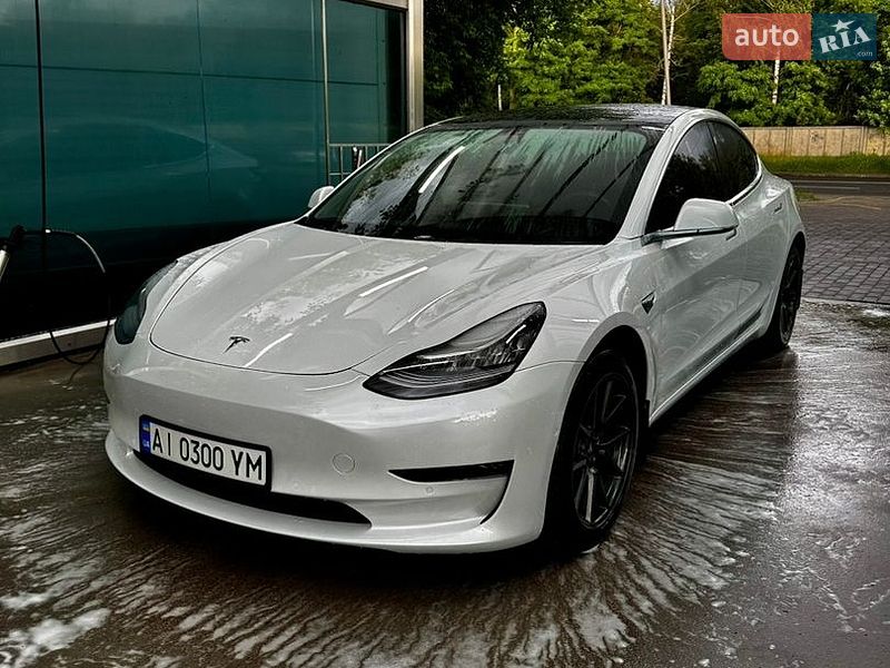 Седан Tesla Model 3 2019 в Киеве