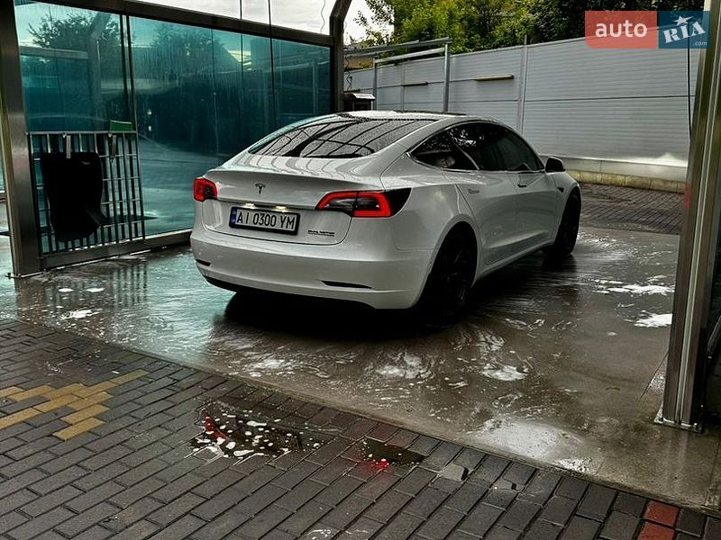 Седан Tesla Model 3 2019 в Киеве