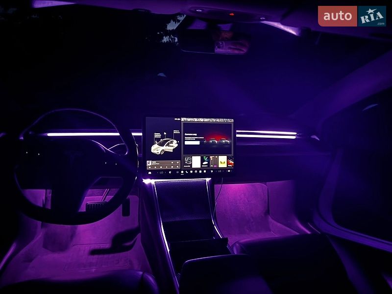 Седан Tesla Model 3 2019 в Киеве