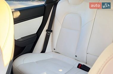 Седан Tesla Model 3 2020 в Киеве