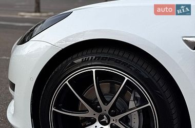 Седан Tesla Model 3 2020 в Одессе