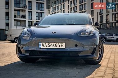 Седан Tesla Model 3 2023 в Черкассах