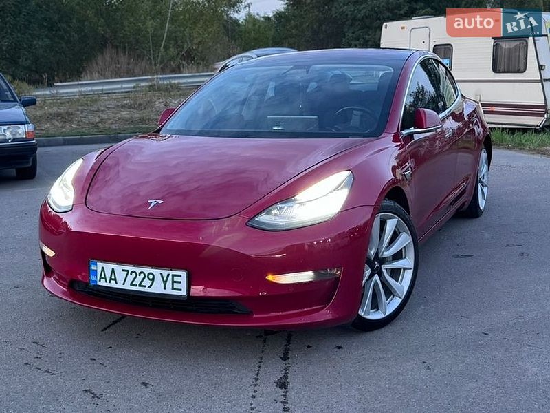 Седан Tesla Model 3 2018 в Киеве