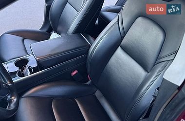 Седан Tesla Model 3 2018 в Киеве