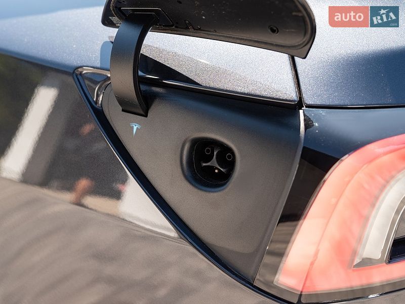 Седан Tesla Model 3 2025 в Ивано-Франковске