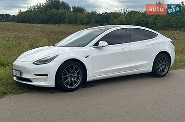 Седан Tesla Model 3 2019 в Києві