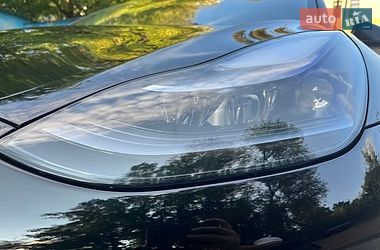 Седан Tesla Model 3 2023 в Києві