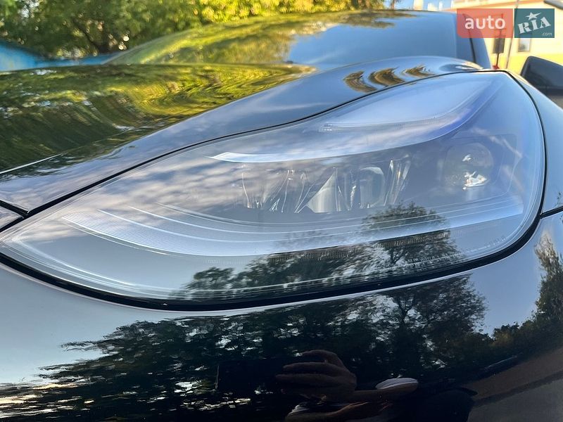 Седан Tesla Model 3 2023 в Києві
