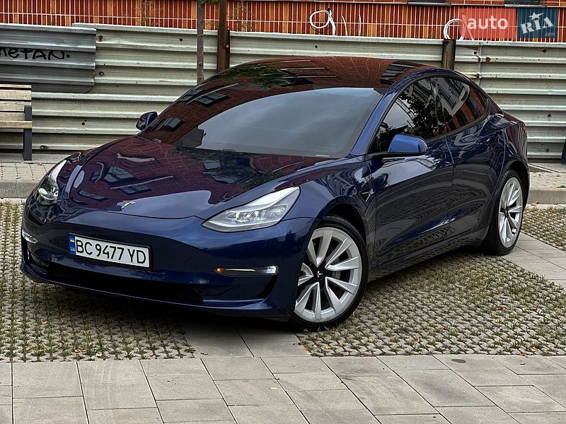 Седан Tesla Model 3 2021 в Самборе