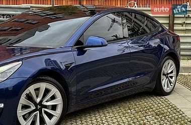 Седан Tesla Model 3 2021 в Самборе