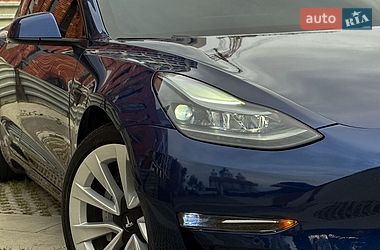 Седан Tesla Model 3 2021 в Самборе