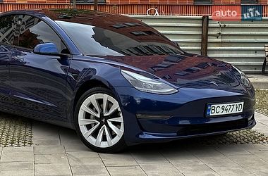 Седан Tesla Model 3 2021 в Самборе