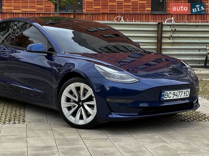 Седан Tesla Model 3 2021 в Самборе
