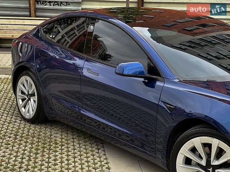 Седан Tesla Model 3 2021 в Самборе