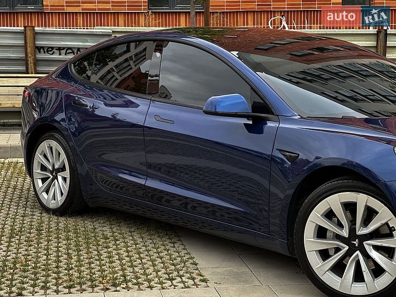 Седан Tesla Model 3 2021 в Самборе