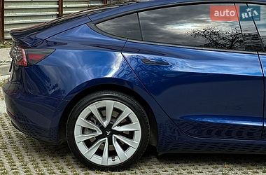 Седан Tesla Model 3 2021 в Самборе