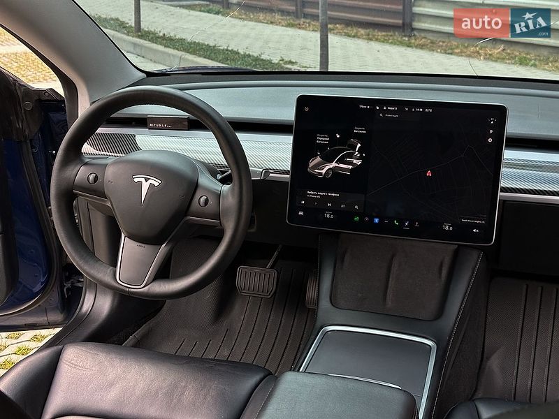 Седан Tesla Model 3 2021 в Самборе