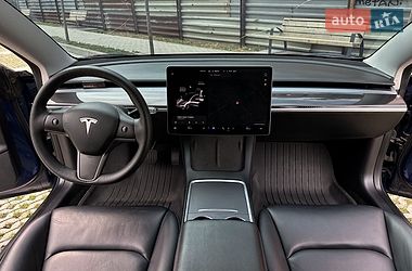 Седан Tesla Model 3 2021 в Самборе