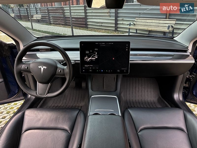 Седан Tesla Model 3 2021 в Самборе
