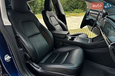Седан Tesla Model 3 2021 в Самборе