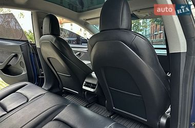 Седан Tesla Model 3 2021 в Самборе