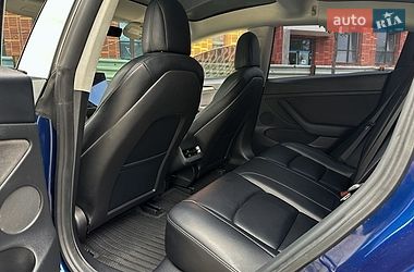 Седан Tesla Model 3 2021 в Самборе