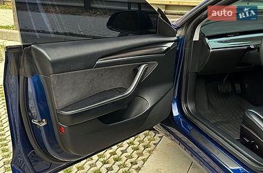 Седан Tesla Model 3 2021 в Самборе