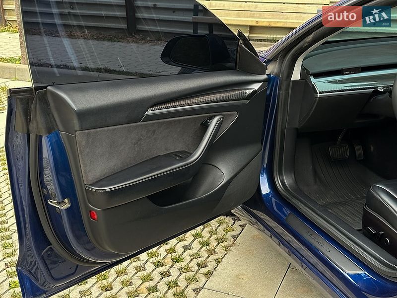 Седан Tesla Model 3 2021 в Самборе