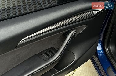 Седан Tesla Model 3 2021 в Самборе