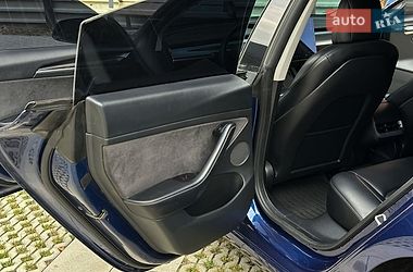Седан Tesla Model 3 2021 в Самборе