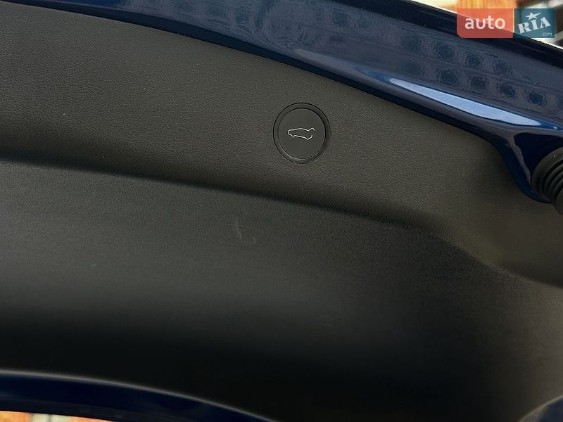 Седан Tesla Model 3 2021 в Самборе