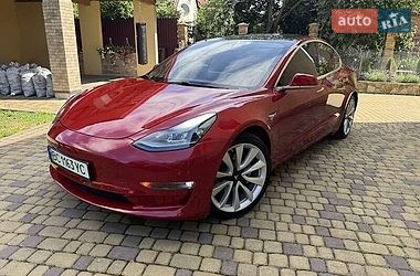 Седан Tesla Model 3 2018 в Львове